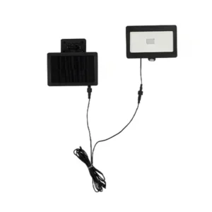 Imagem de um refletor solar preto com fio conectado a uma lâmpada quadrada.