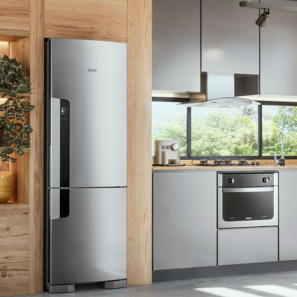 Geladeira que economiza água: cozinha com Geladeira Consul Frost Free Duplex 397 L
