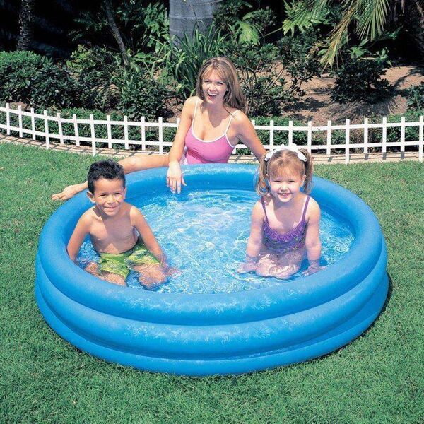 dia das crianças: piscina inflável redonda azul