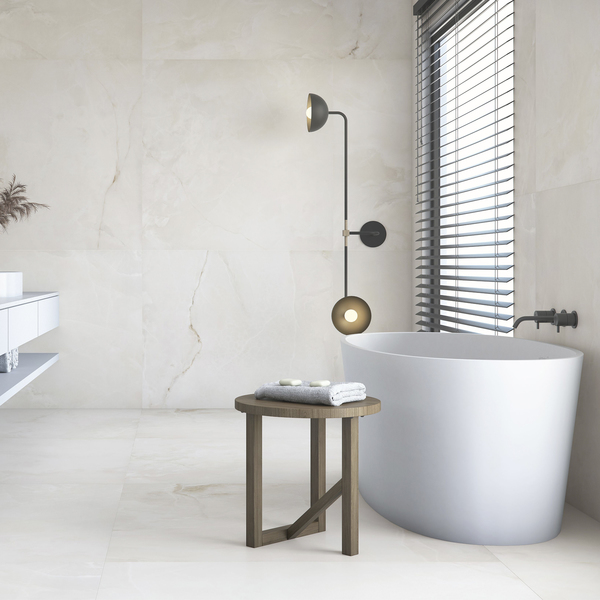 Porcelanato na parede banheiro: banheiro com Porcelanato Onix Cristallo Eliane