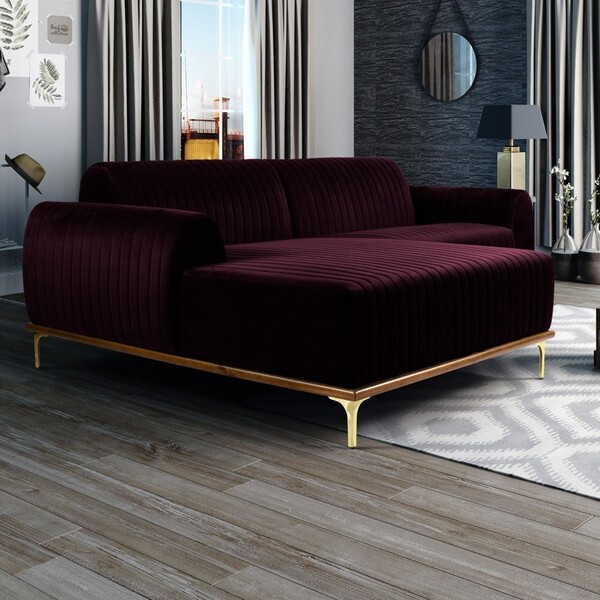 Sofá com chaise: sala com Sofá com chaise de 5 lugares em veludo uva